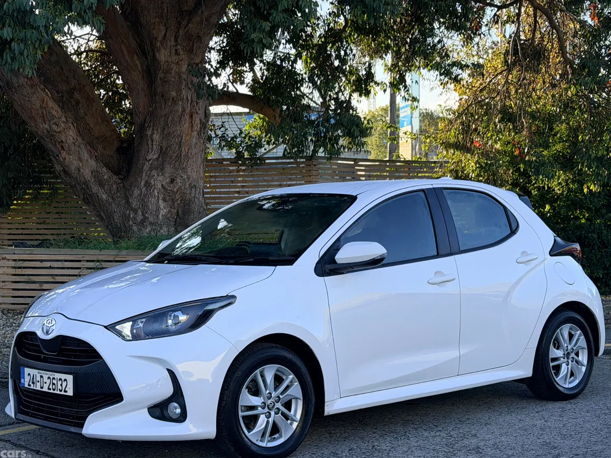 Toyota Yaris Hatchback, Petrol Hybrid, 2024, White