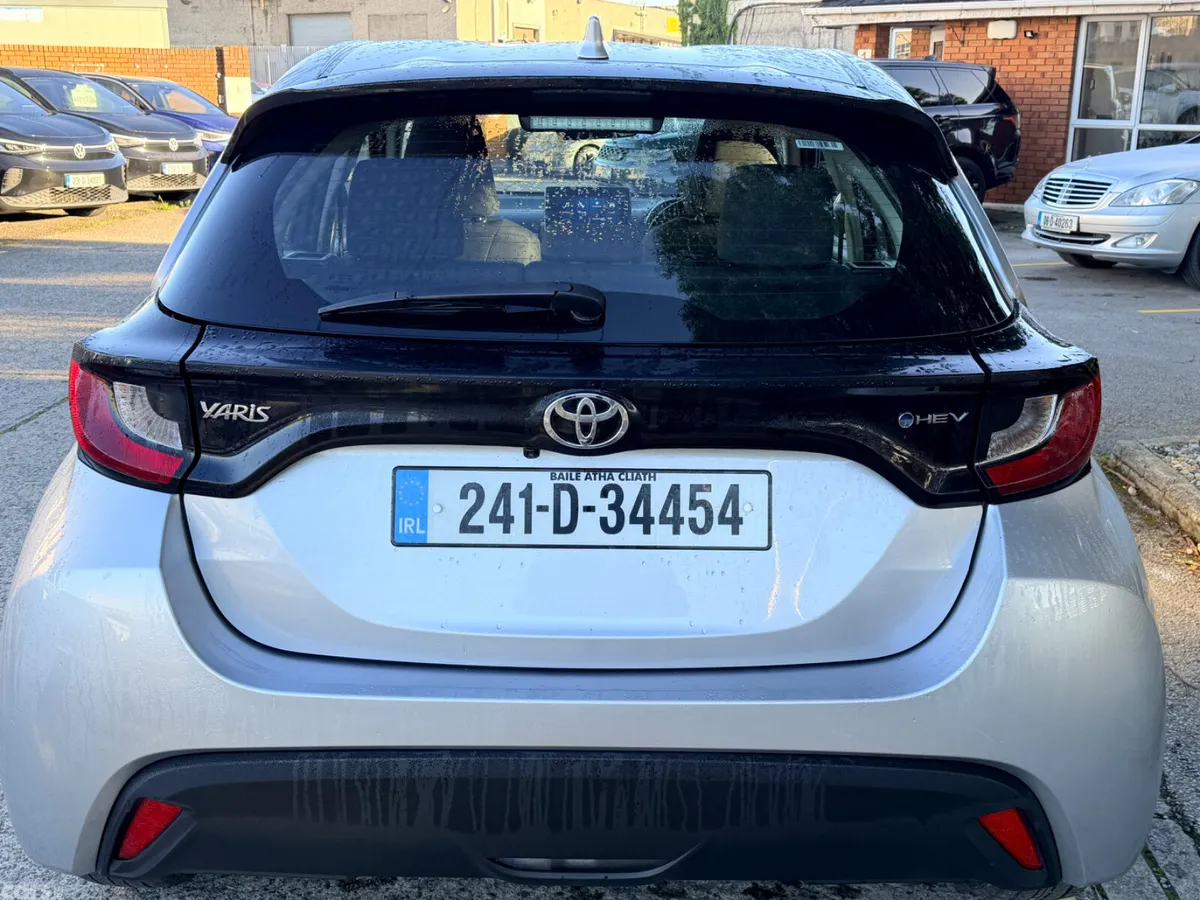 Toyota Yaris Hatchback, Petrol Hybrid, 2024, Grey