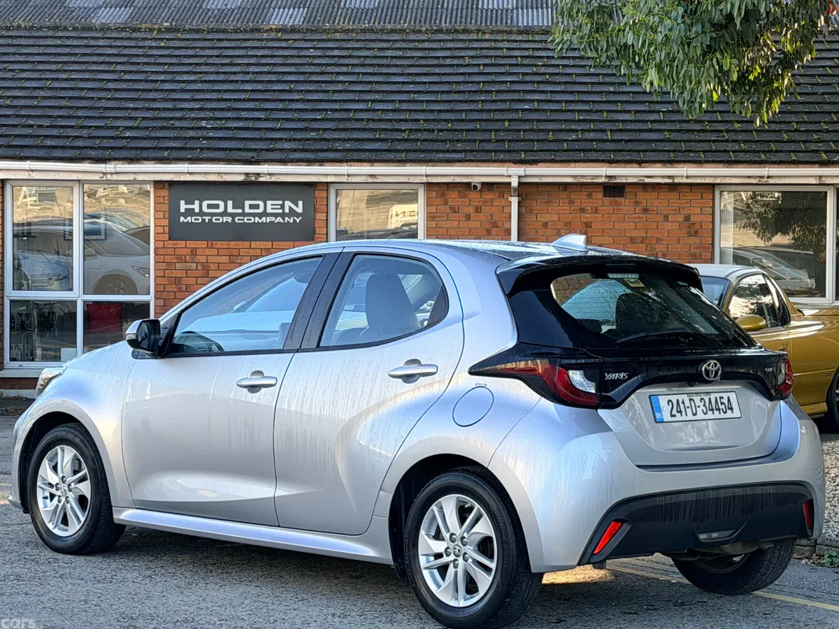 Toyota Yaris Hatchback, Petrol Hybrid, 2024, Grey