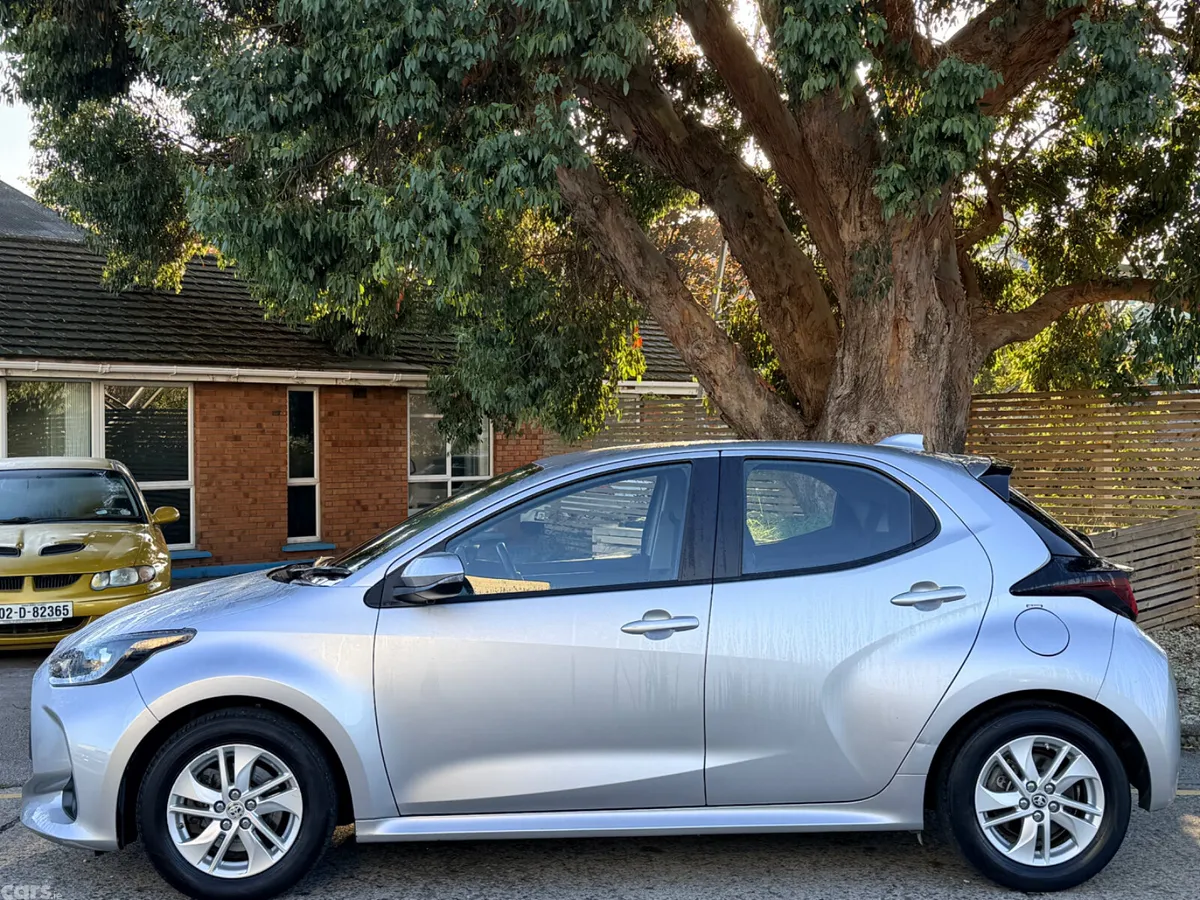 Toyota Yaris Hatchback, Petrol Hybrid, 2024, Grey