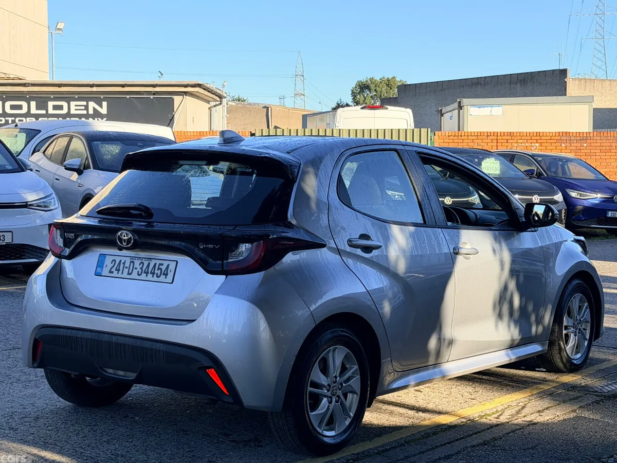 Toyota Yaris Hatchback, Petrol Hybrid, 2024, Grey