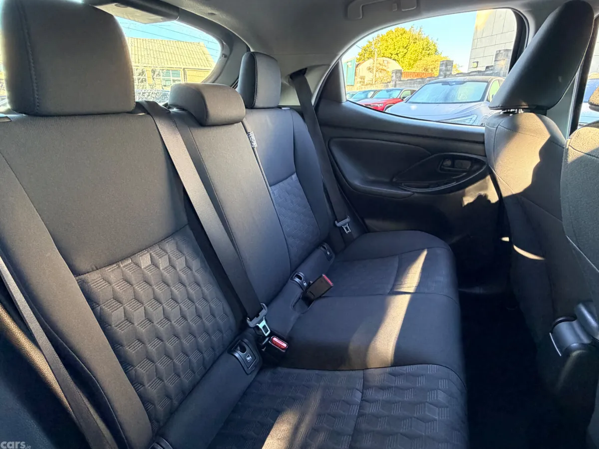 Toyota Yaris Hatchback, Petrol Hybrid, 2024, Grey