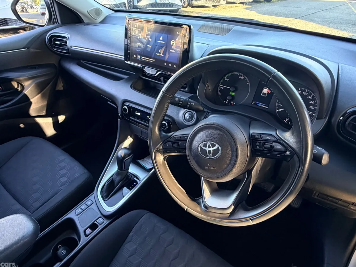 Toyota Yaris Hatchback, Petrol Hybrid, 2024, Grey
