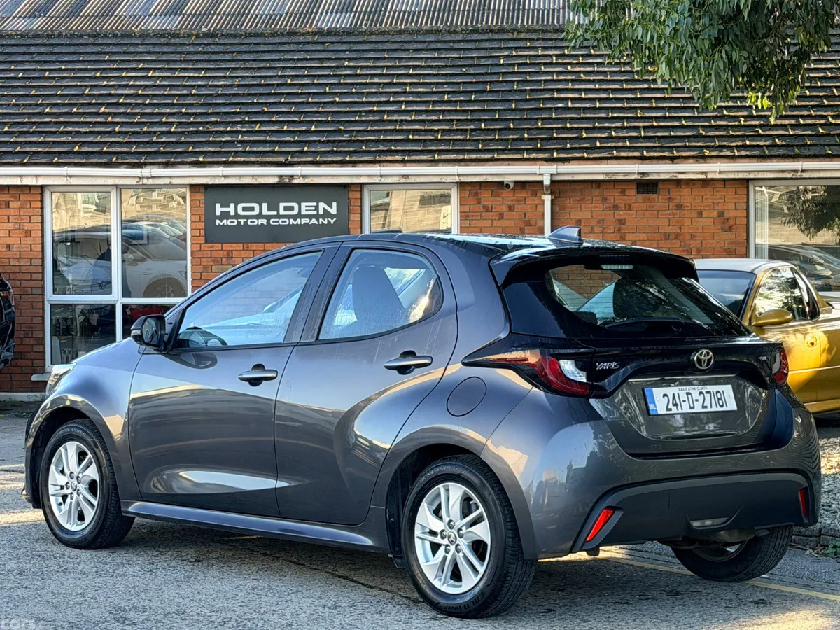 Toyota Yaris Hatchback, Petrol Hybrid, 2024, Grey