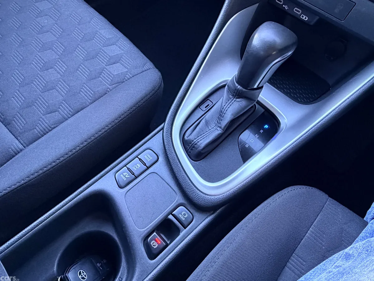 Toyota Yaris Hatchback, Petrol Hybrid, 2024, Grey