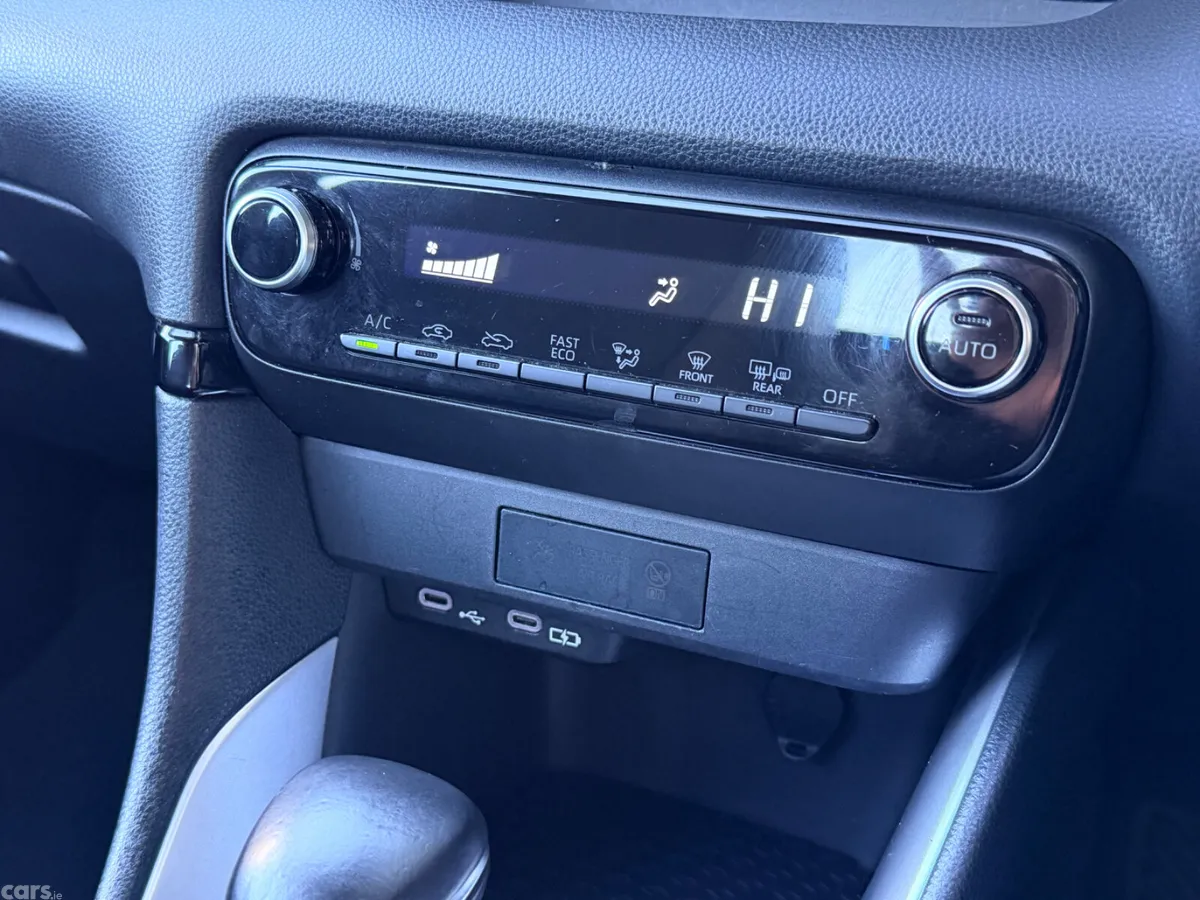 Toyota Yaris Hatchback, Petrol Hybrid, 2024, Grey