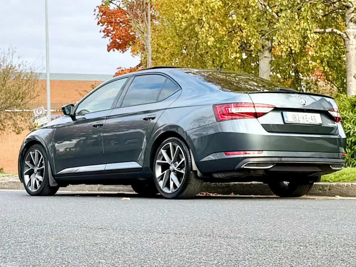 Skoda Superb Saloon, Petrol, 2018, Grey