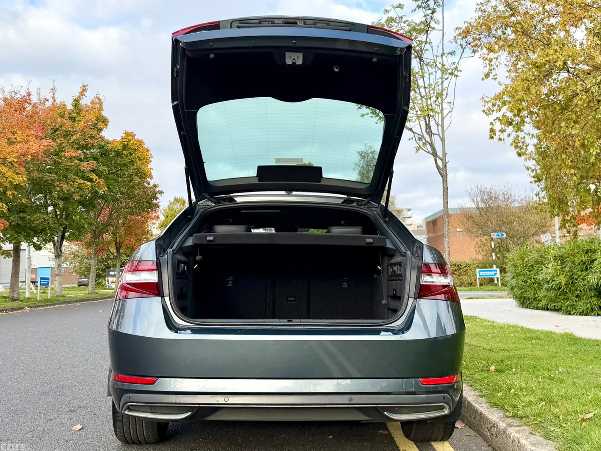 Skoda Superb Saloon, Petrol, 2018, Grey