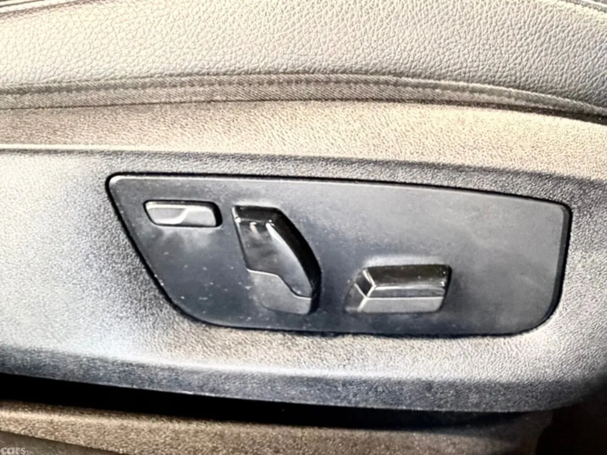 BMW 5-Series Saloon, Petrol Plug-in Hybrid, 2018, Black