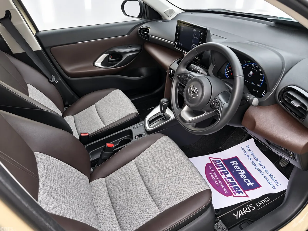 Toyota Yaris Cross Hatchback, Petrol Hybrid, 2021, Beige