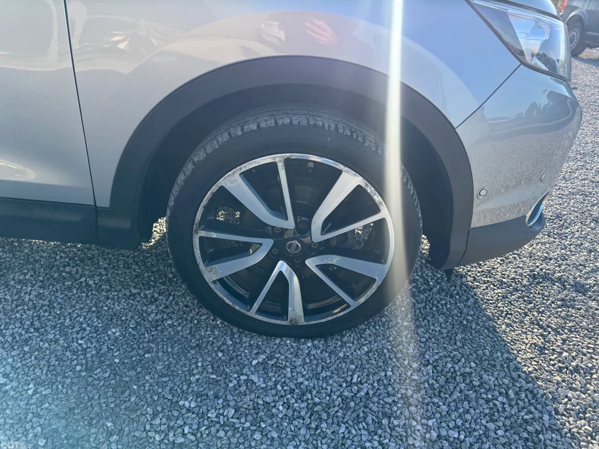 Nissan Qashqai Hatchback, Diesel, 2015, Silver