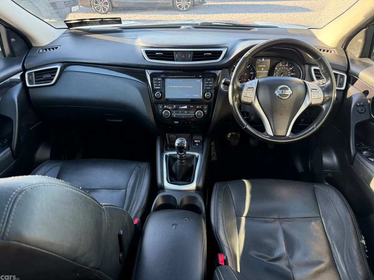 Nissan Qashqai Hatchback, Diesel, 2015, Silver