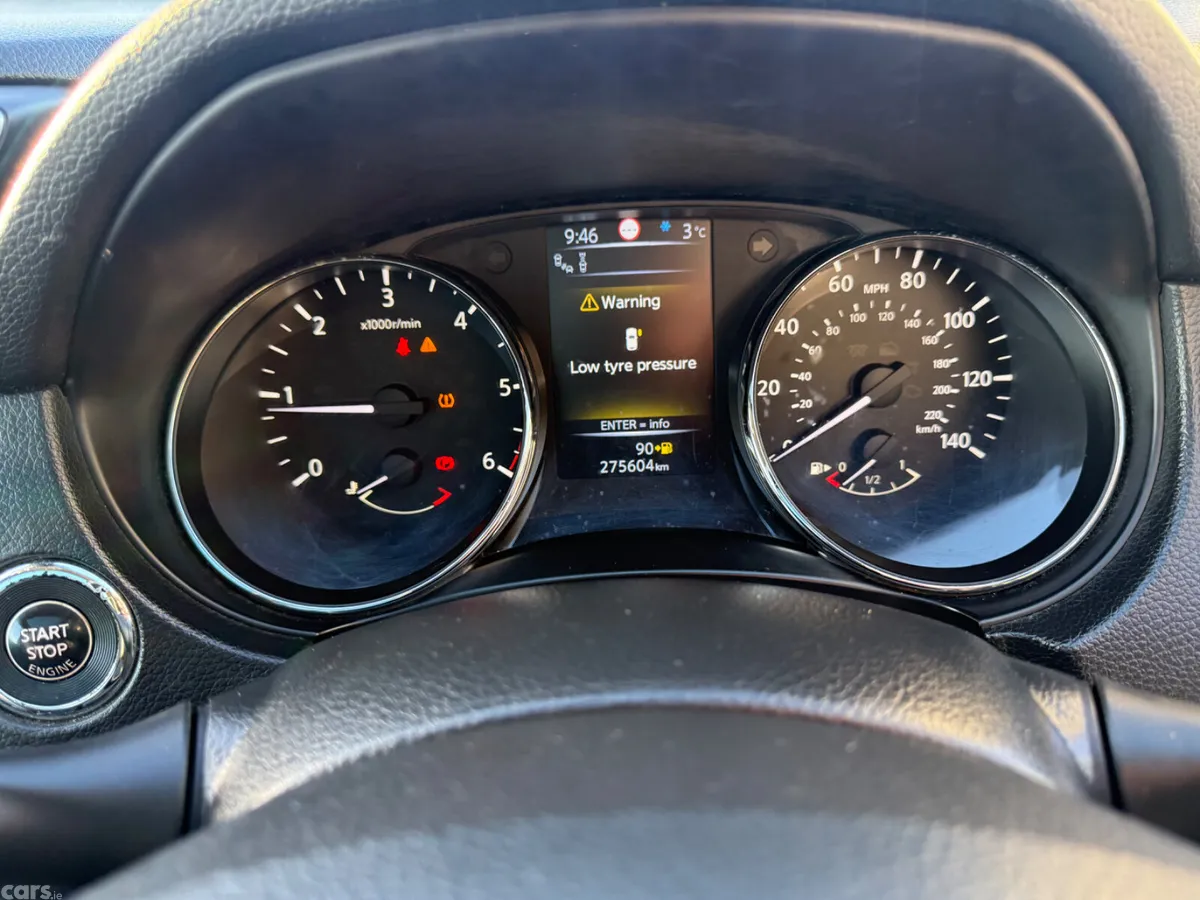 Nissan Qashqai Hatchback, Diesel, 2015, Silver