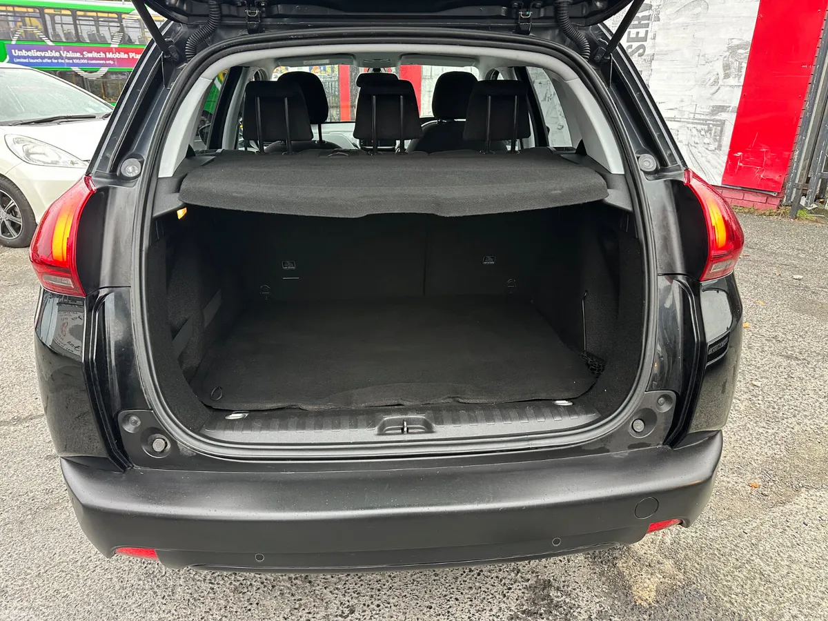 Peugeot 2008 Hatchback, Petrol, 2018, Black