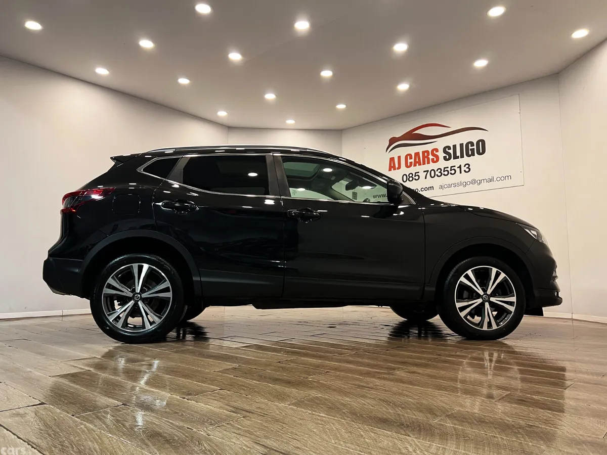 Nissan Qashqai Hatchback, Diesel, 2018, Black