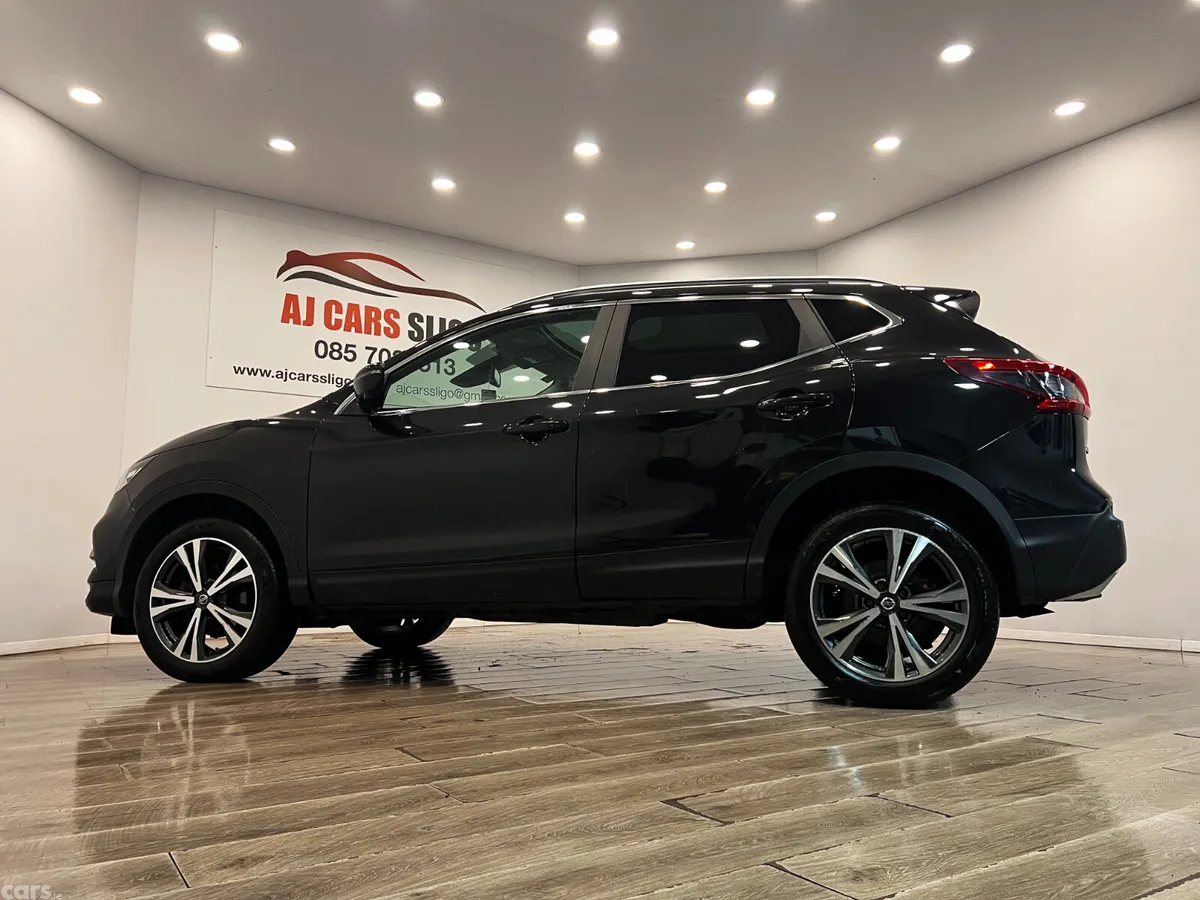 Nissan Qashqai Hatchback, Diesel, 2018, Black
