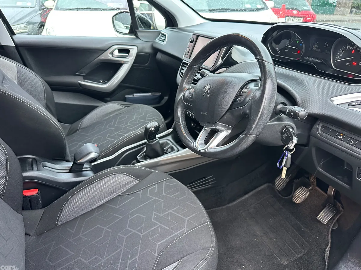 Peugeot 2008 Hatchback, Petrol, 2018, Black