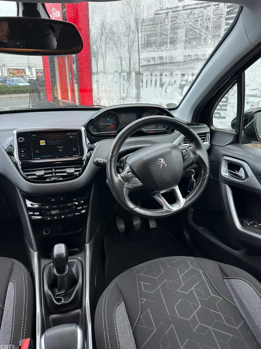 Peugeot 2008 Hatchback, Petrol, 2018, Black