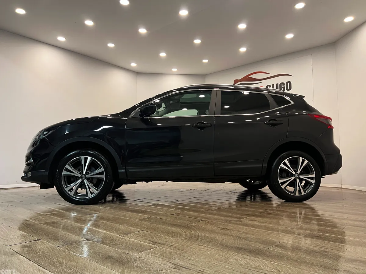 Nissan Qashqai Hatchback, Diesel, 2018, Black
