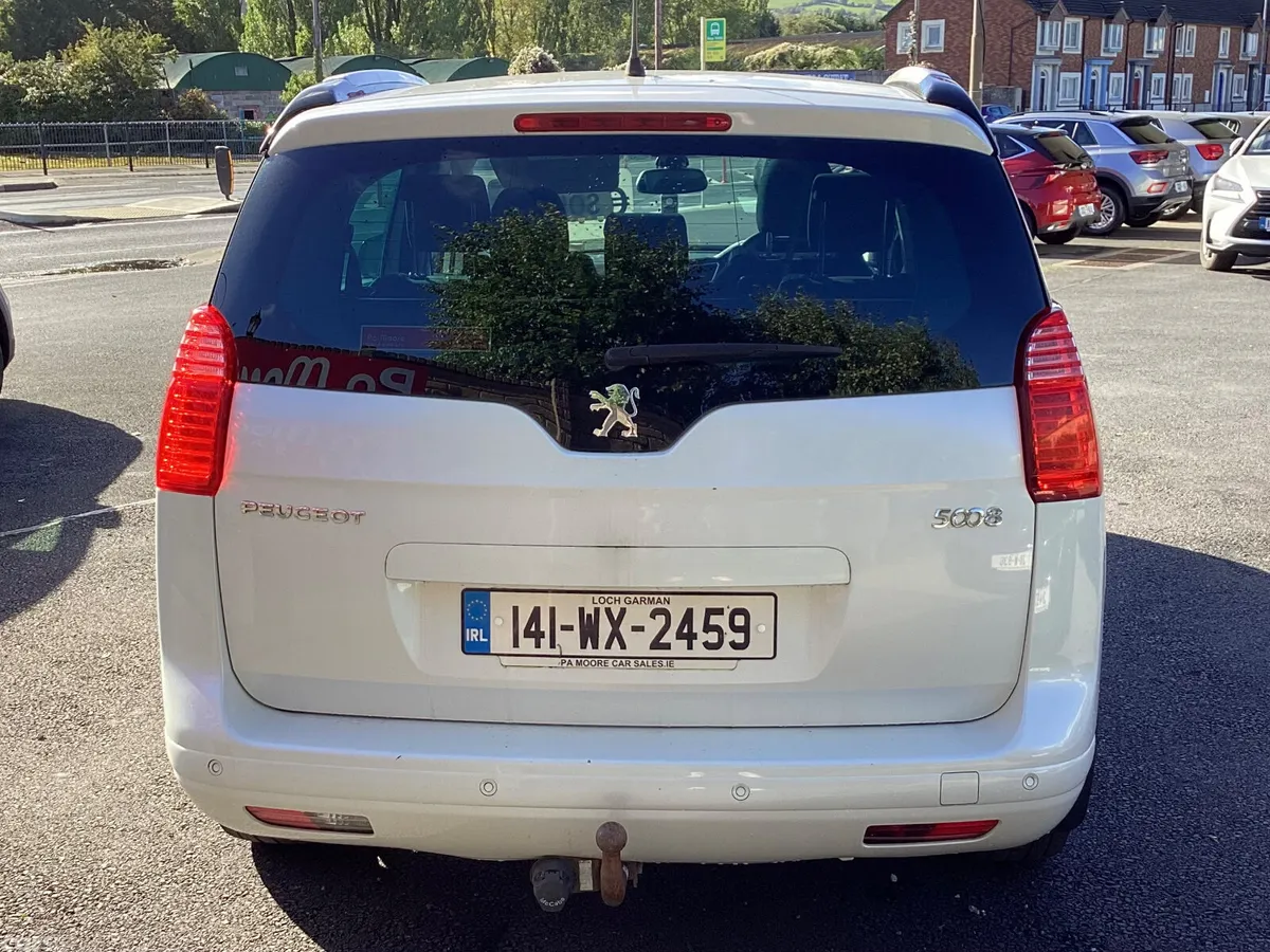 Peugeot 5008 MPV, Diesel, 2014, White