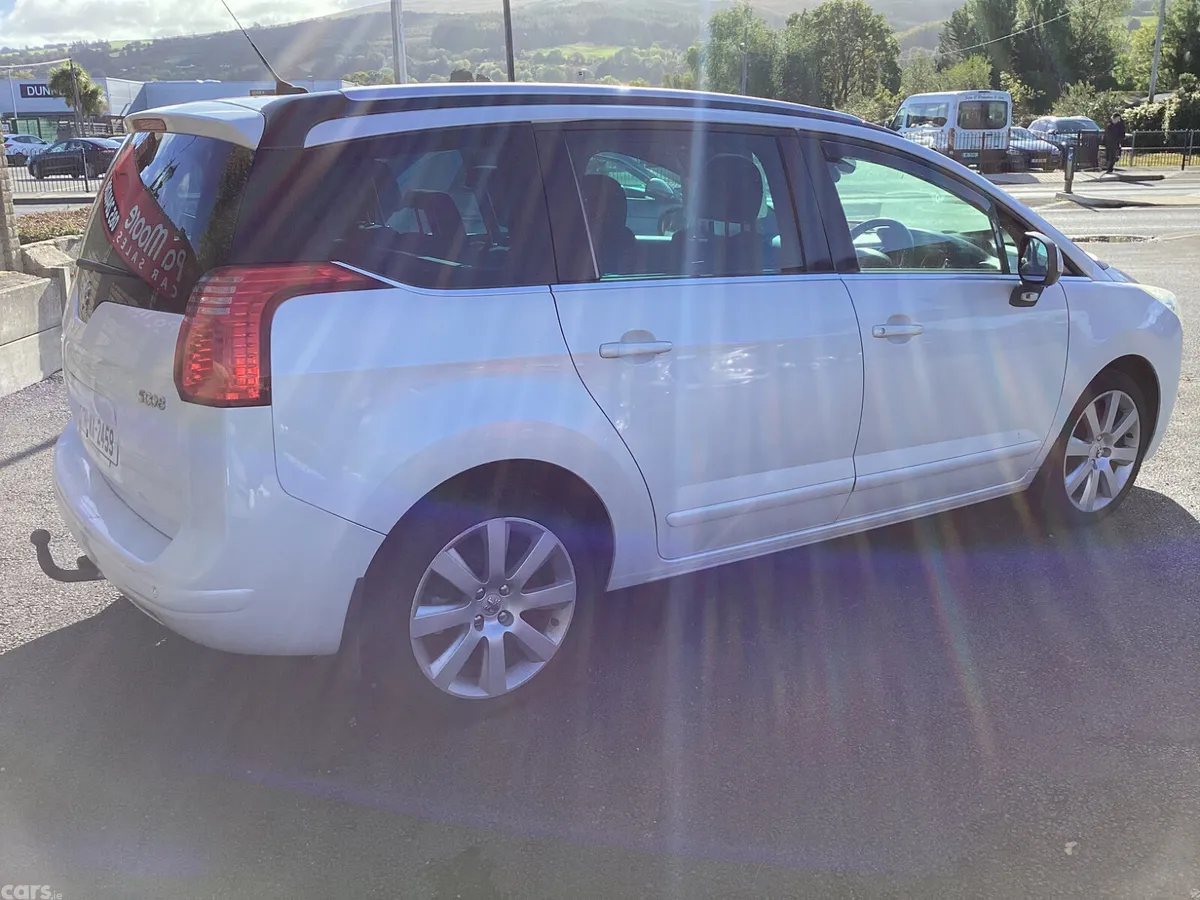 Peugeot 5008 MPV, Diesel, 2014, White