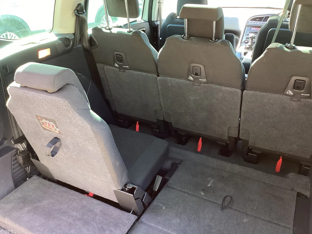Peugeot 5008 MPV, Diesel, 2014, White