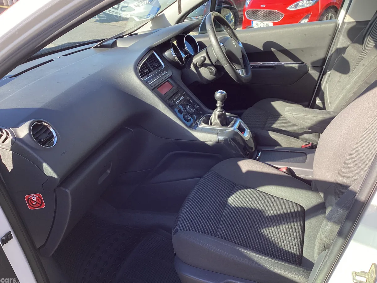 Peugeot 5008 MPV, Diesel, 2014, White