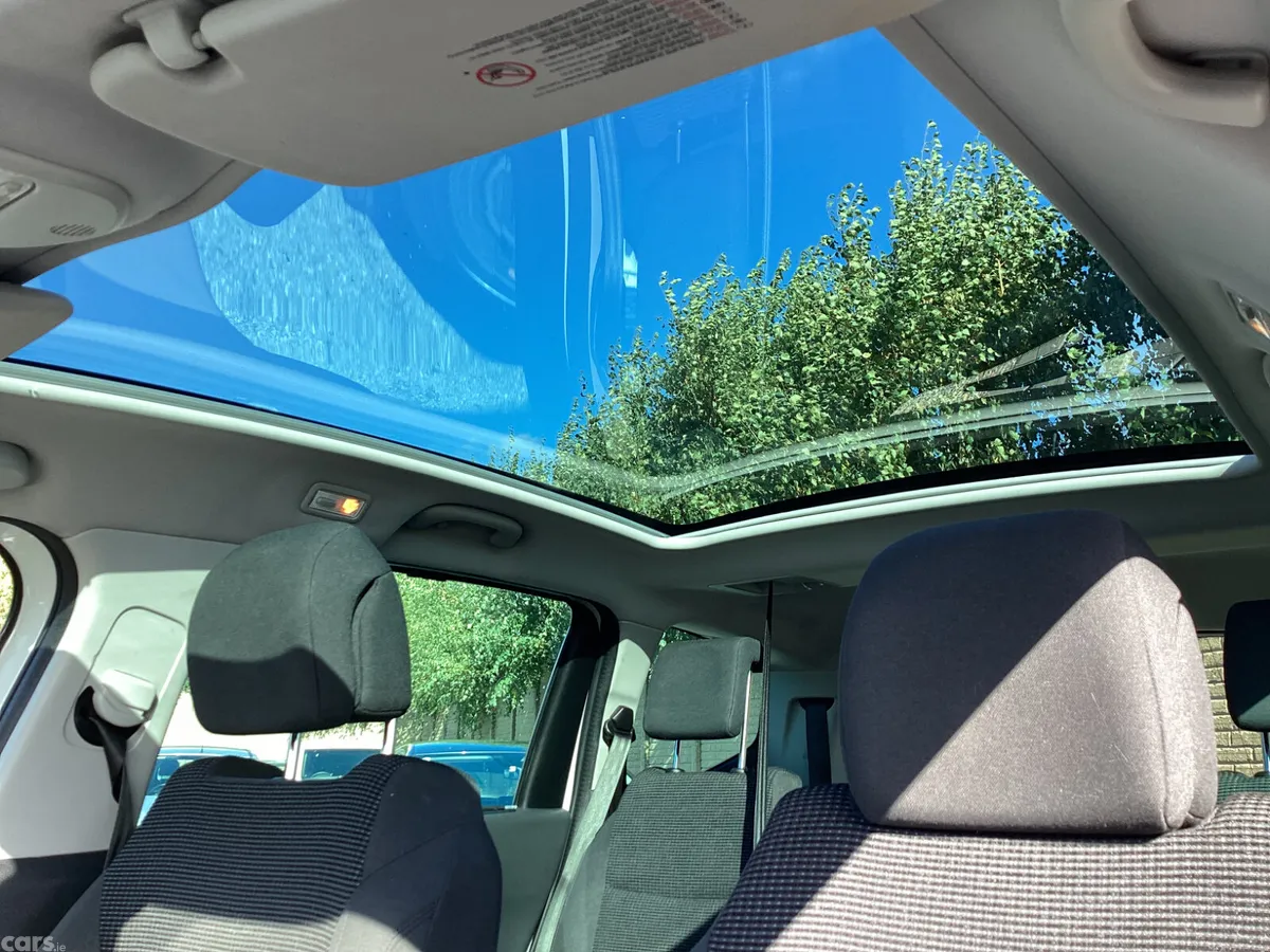 Peugeot 5008 MPV, Diesel, 2014, White