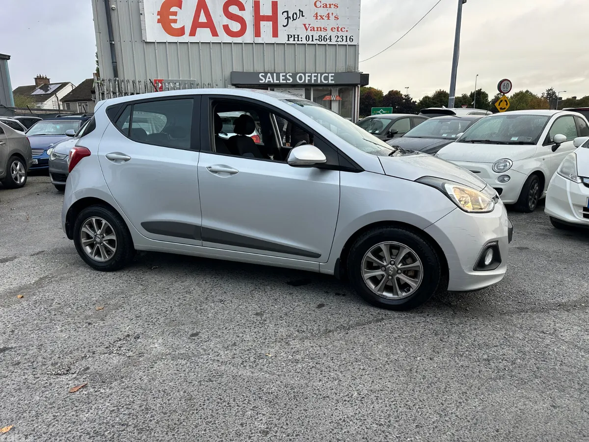 Hyundai i10 Hatchback, Petrol, 2014, Silver