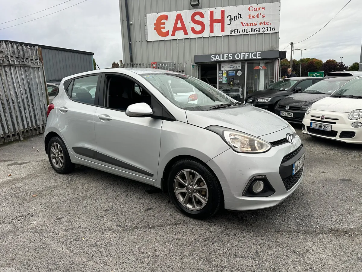 Hyundai i10 Hatchback, Petrol, 2014, Silver