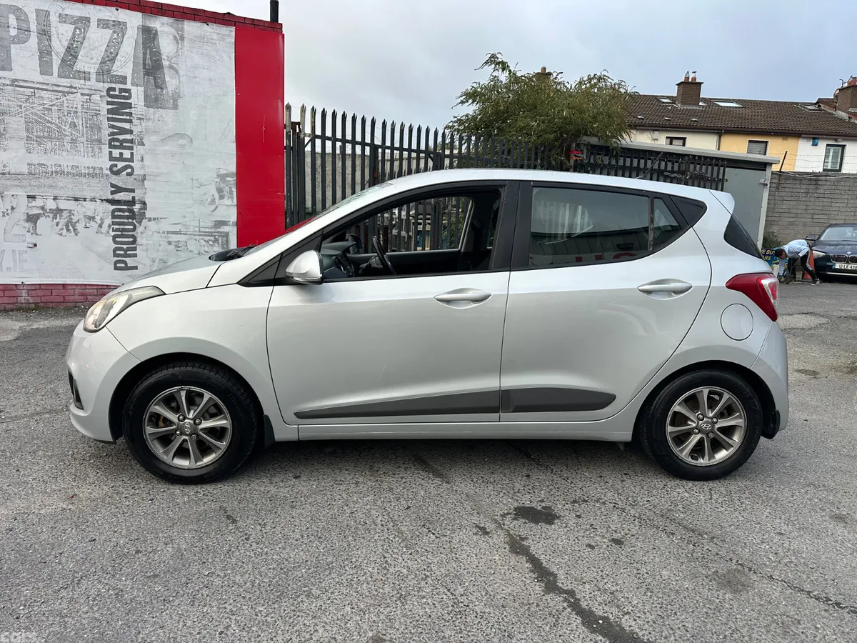 Hyundai i10 Hatchback, Petrol, 2014, Silver