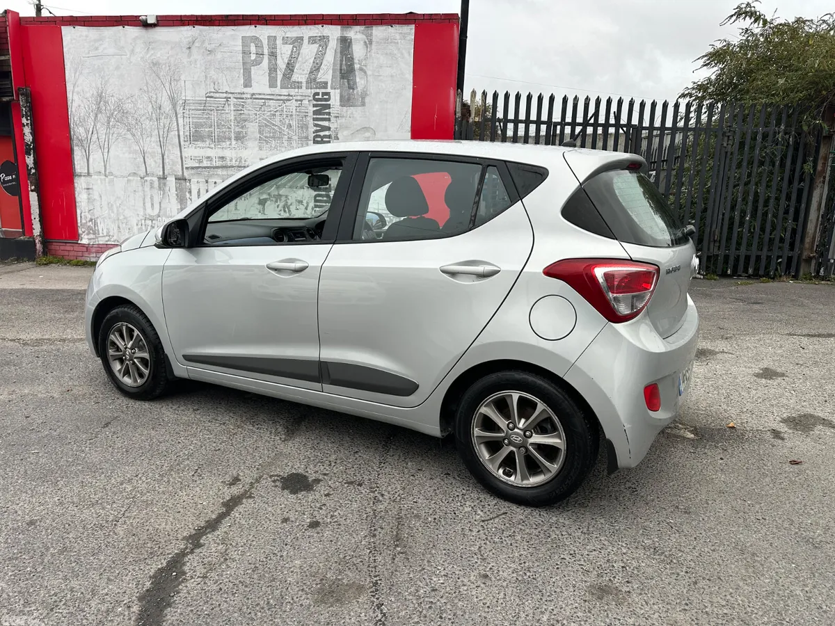 Hyundai i10 Hatchback, Petrol, 2014, Silver