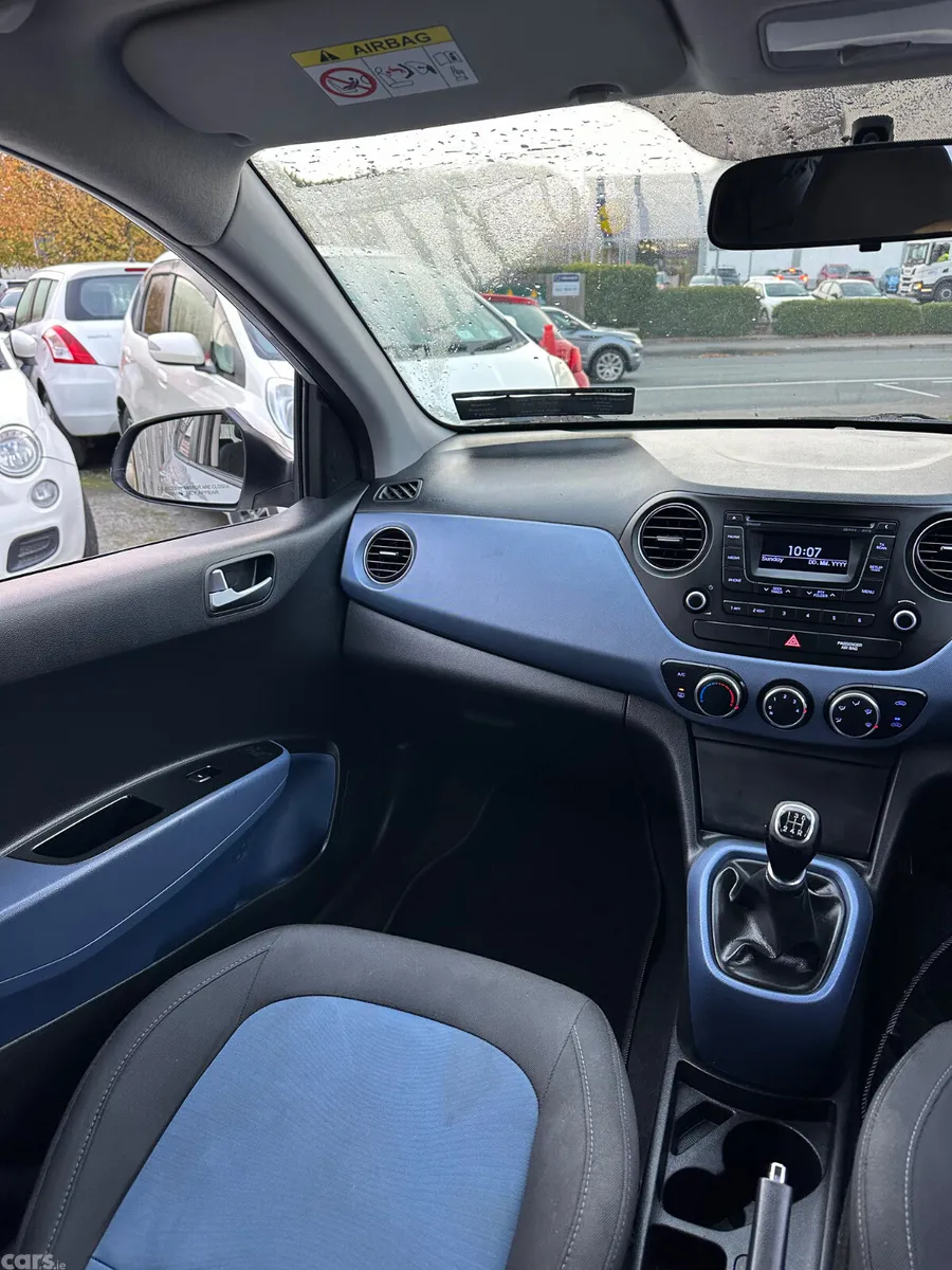 Hyundai i10 Hatchback, Petrol, 2014, Silver