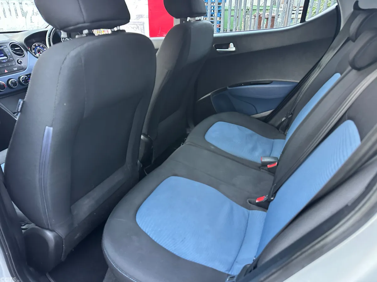 Hyundai i10 Hatchback, Petrol, 2014, Silver
