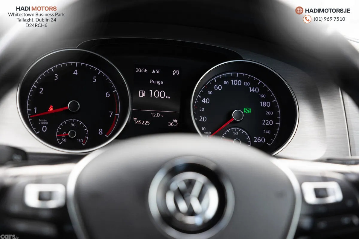 Volkswagen Golf Hatchback, Petrol, 2015, Red