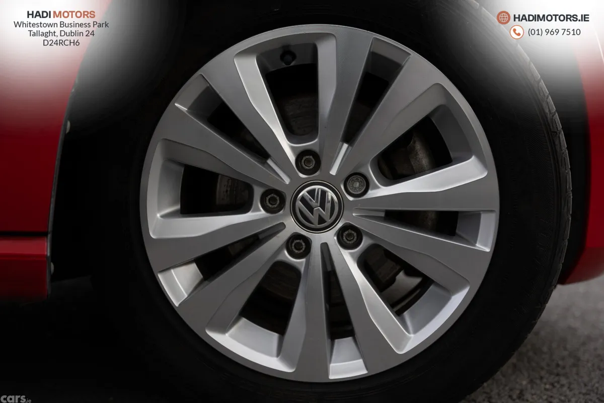 Volkswagen Golf Hatchback, Petrol, 2015, Red