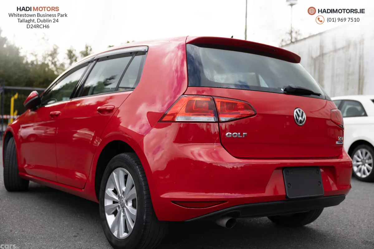 Volkswagen Golf Hatchback, Petrol, 2015, Red
