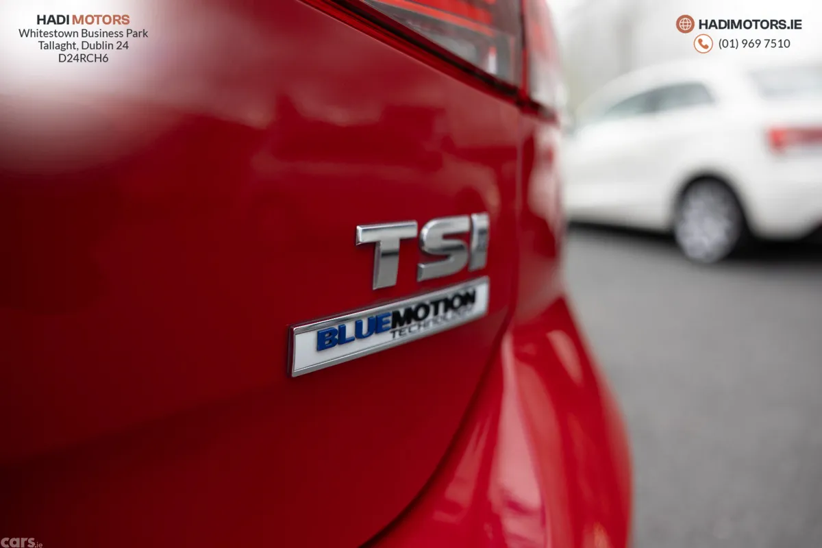 Volkswagen Golf Hatchback, Petrol, 2015, Red