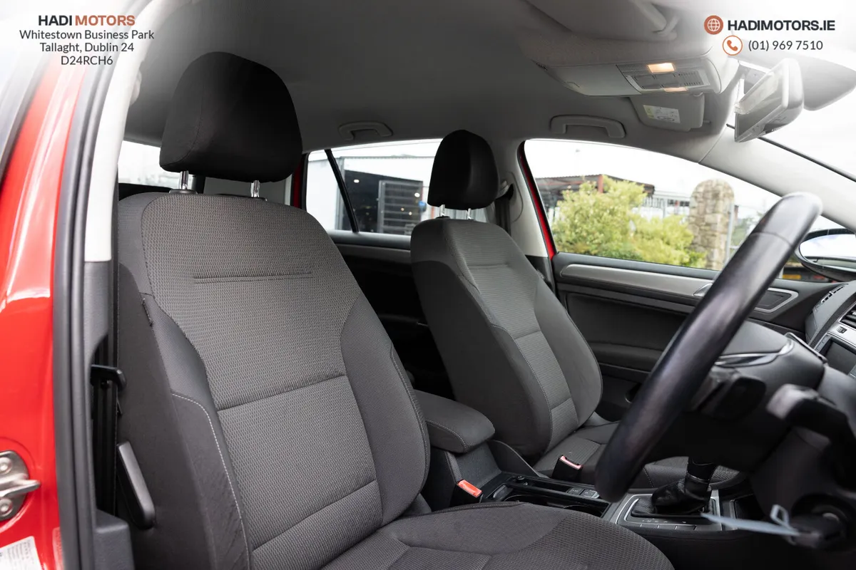 Volkswagen Golf Hatchback, Petrol, 2015, Red