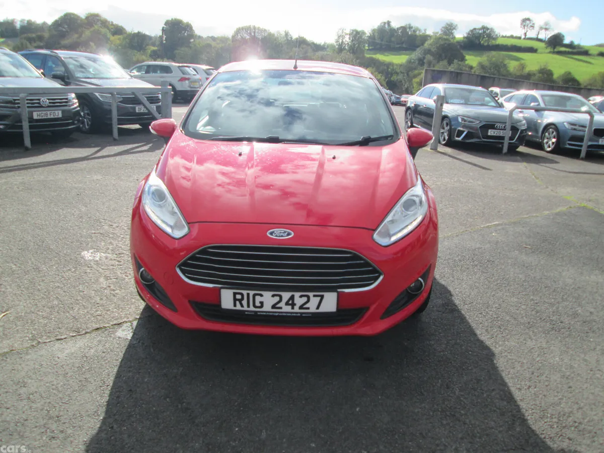 Ford Fiesta Hatchback, Diesel, 2016, Red