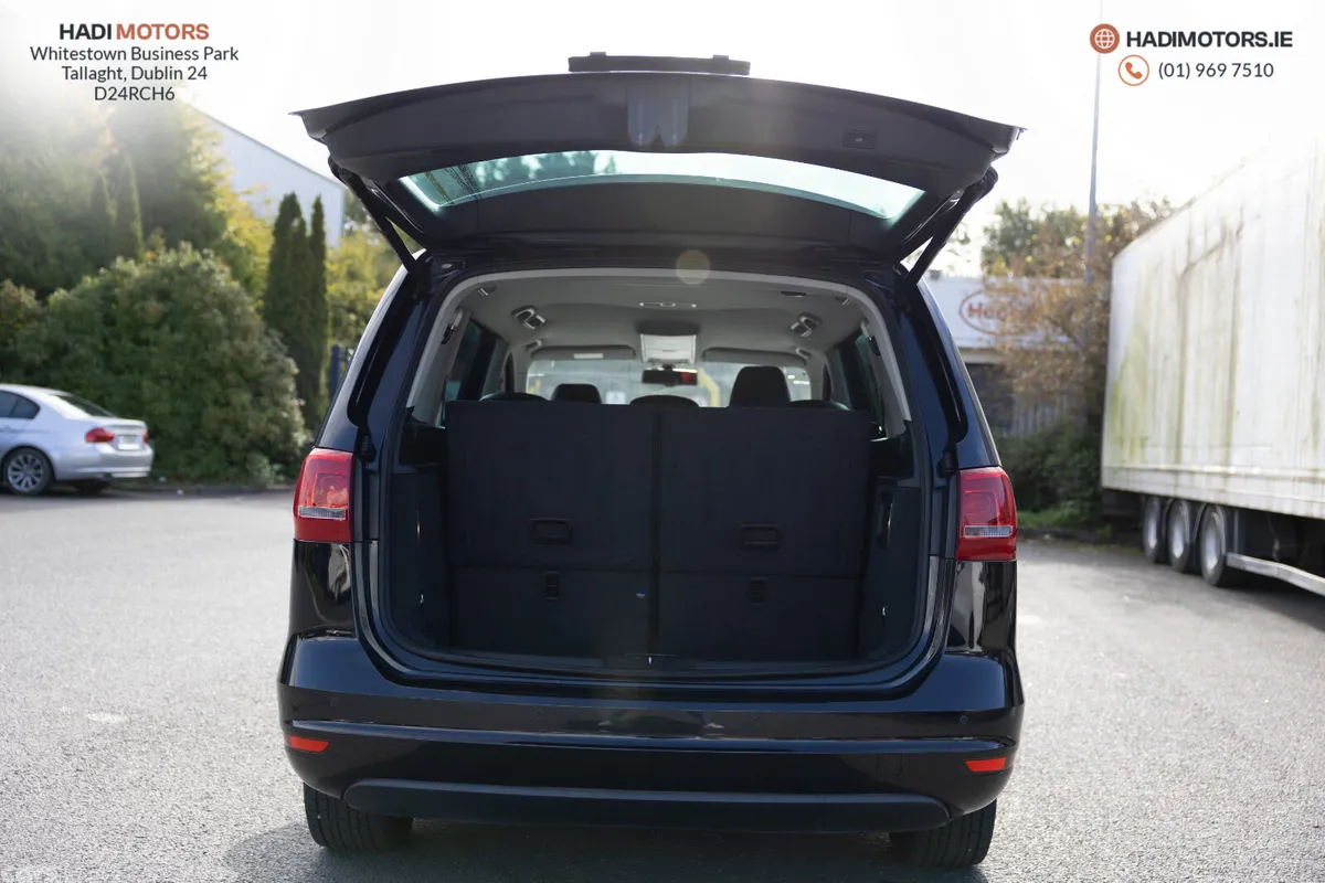 Volkswagen Sharan MPV, Petrol, 2011, Black