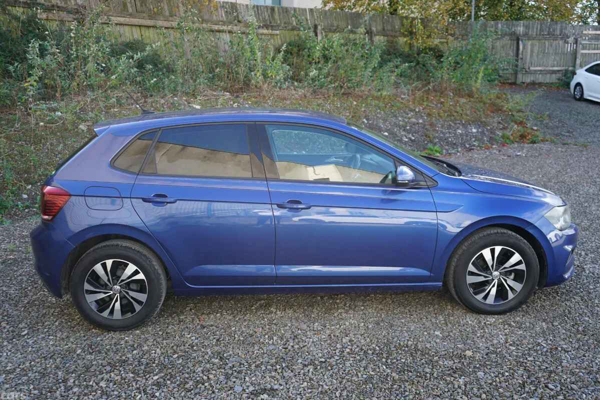 Volkswagen Polo Hatchback, Petrol, 2018, Blue