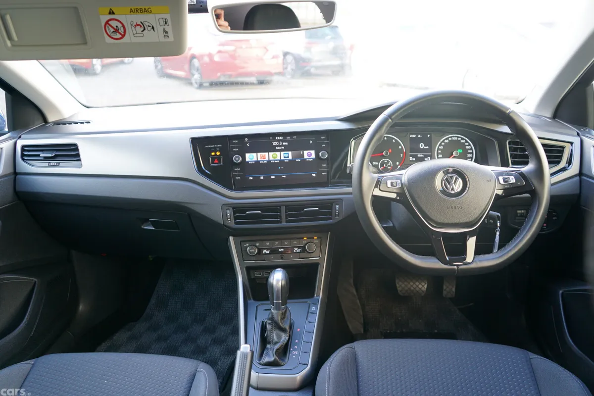 Volkswagen Polo Hatchback, Petrol, 2018, Blue