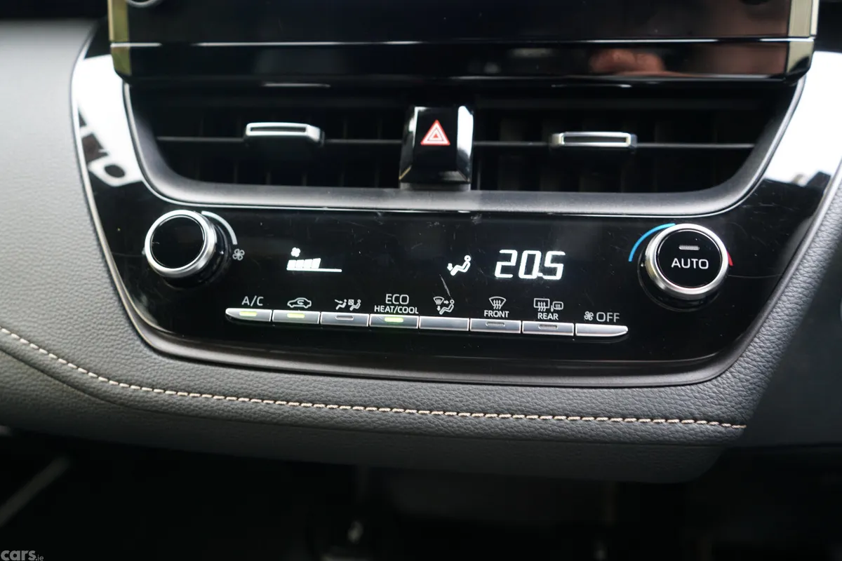 Toyota Corolla Estate, Petrol Hybrid, 2020, White