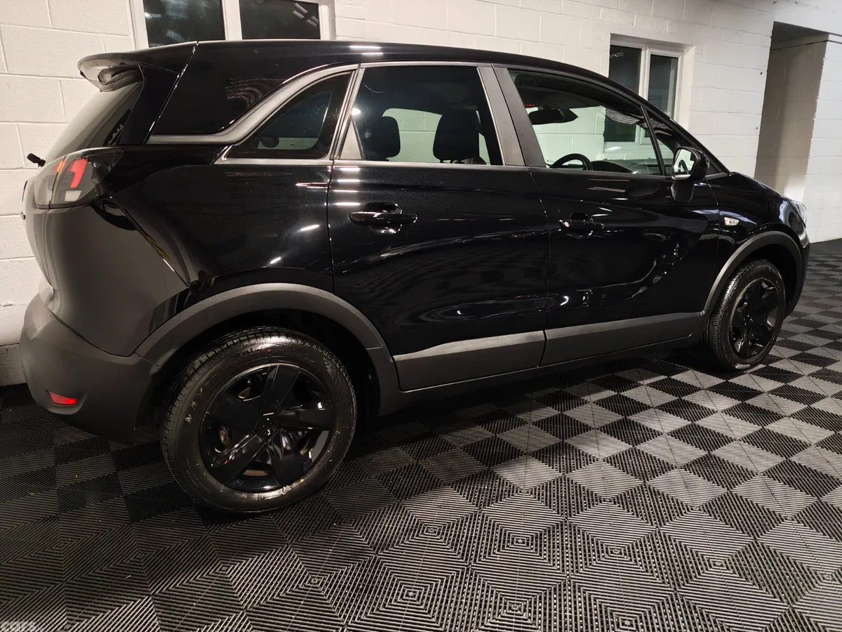 Opel Crossland X SUV, Diesel, 2022, Black
