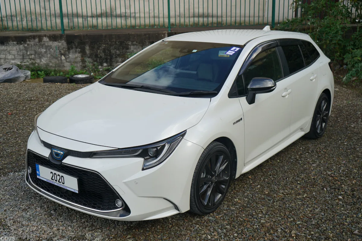 Toyota Corolla Estate, Petrol Hybrid, 2020, White