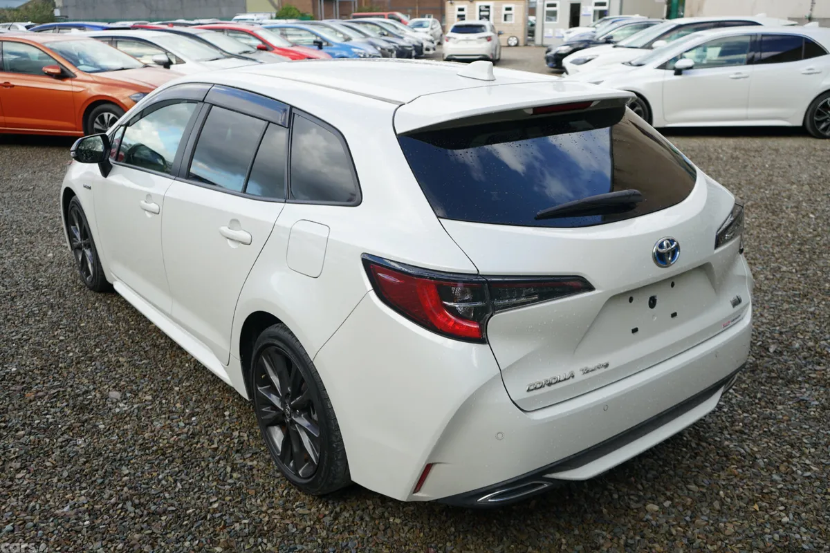 Toyota Corolla Estate, Petrol Hybrid, 2020, White