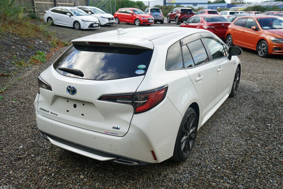 Toyota Corolla Estate, Petrol Hybrid, 2020, White