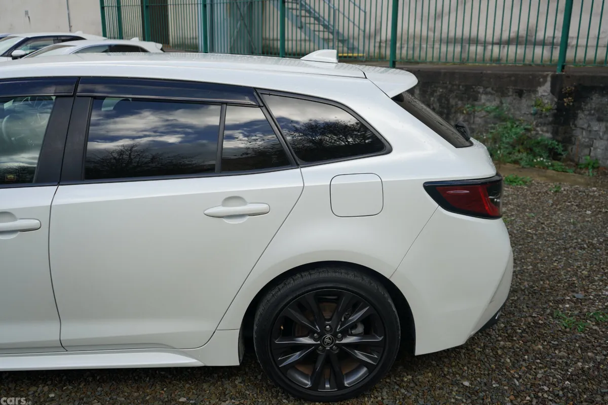 Toyota Corolla Estate, Petrol Hybrid, 2020, White