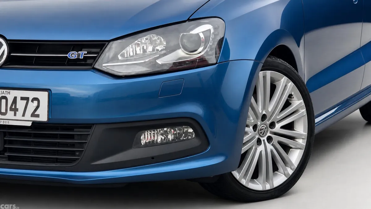 Volkswagen Polo Hatchback, Petrol, 2015, Blue